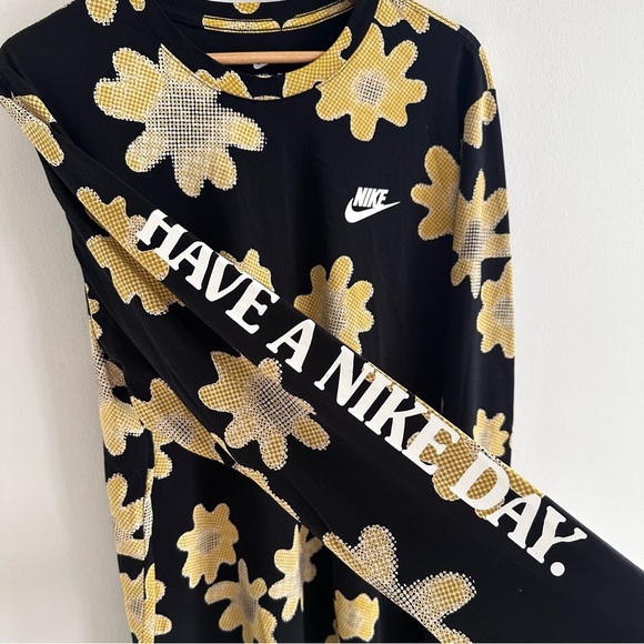 Nike Rare Pixelated Daisy Graphic Long Sleeve Shirt size Large - Picture 4 of 8